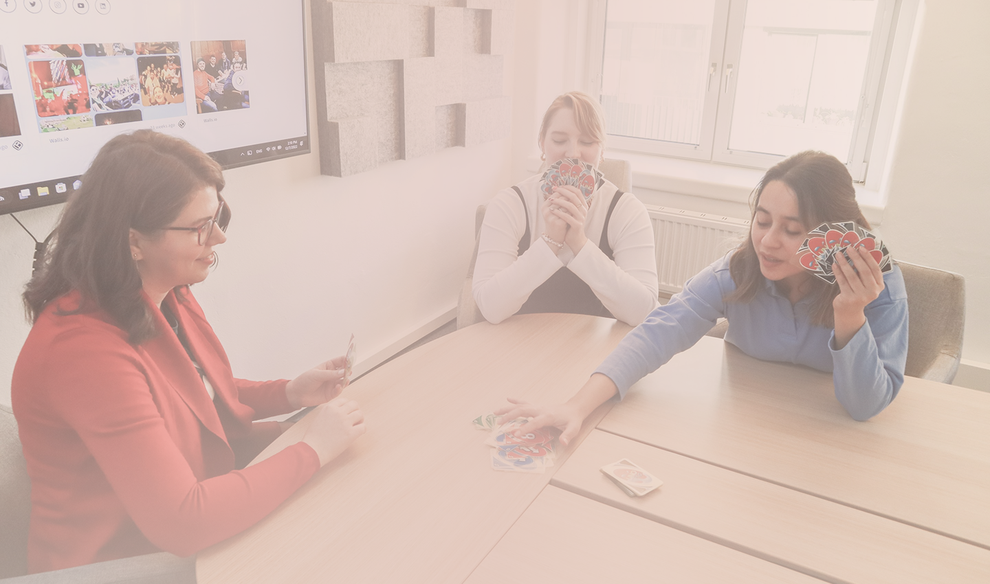 A team collaborating together at Hiba by Anthalora